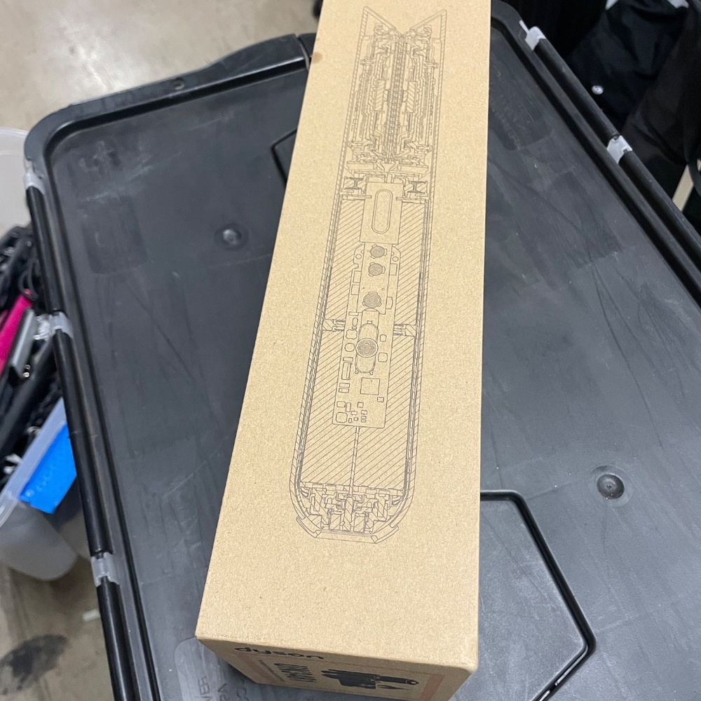 New Dyson Corrale™ straightener (Copper/Nickel) full size cordless flatiron. - Picture 3 of 9